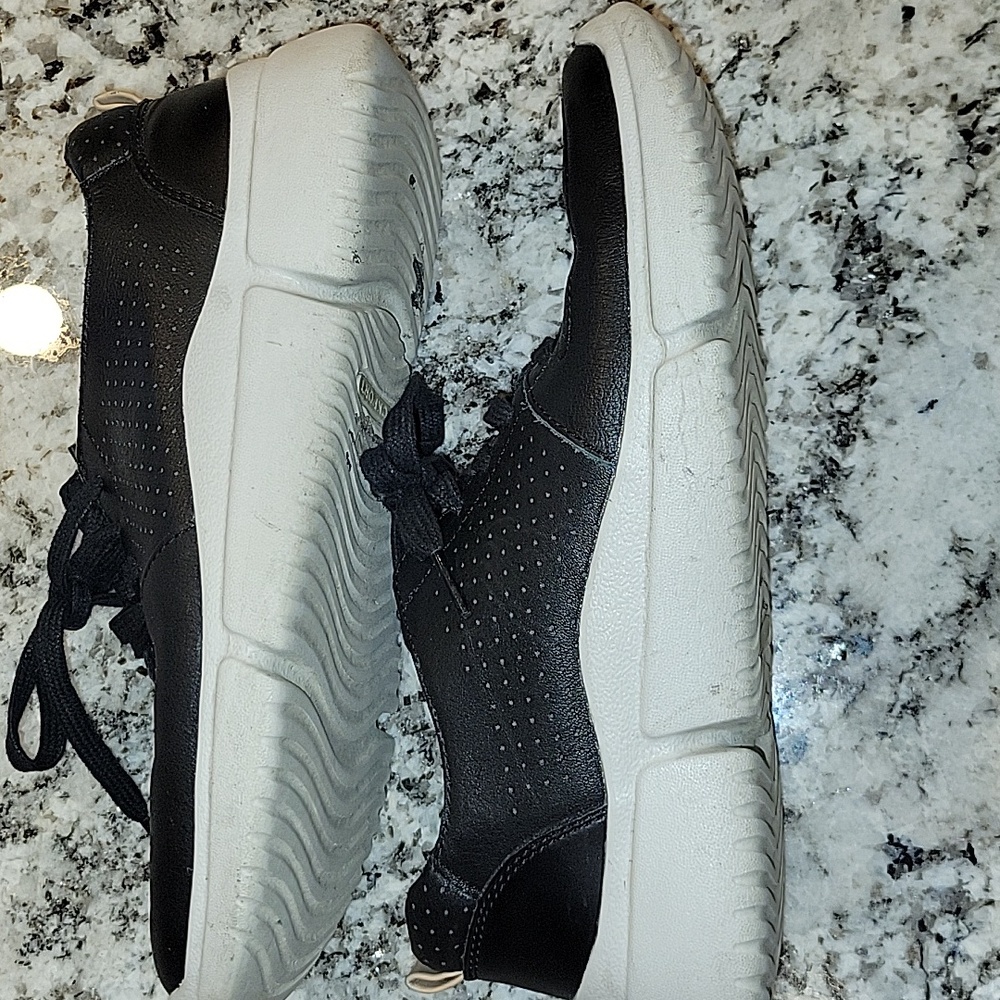 Rockport Women's Black and White Sneakers - Picture 4 of 8